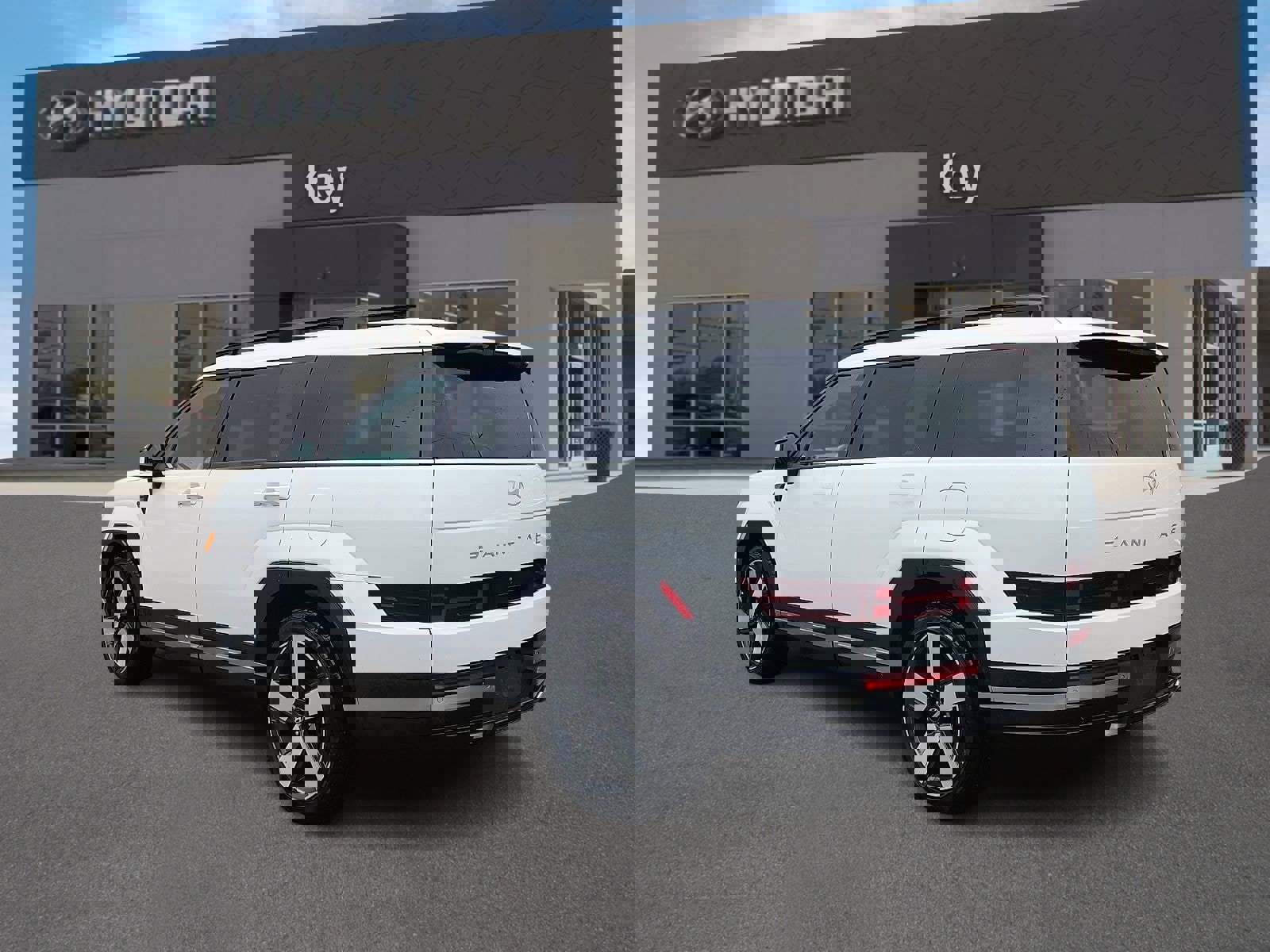 Used 2025 Hyundai Santa Fe Limited image 5