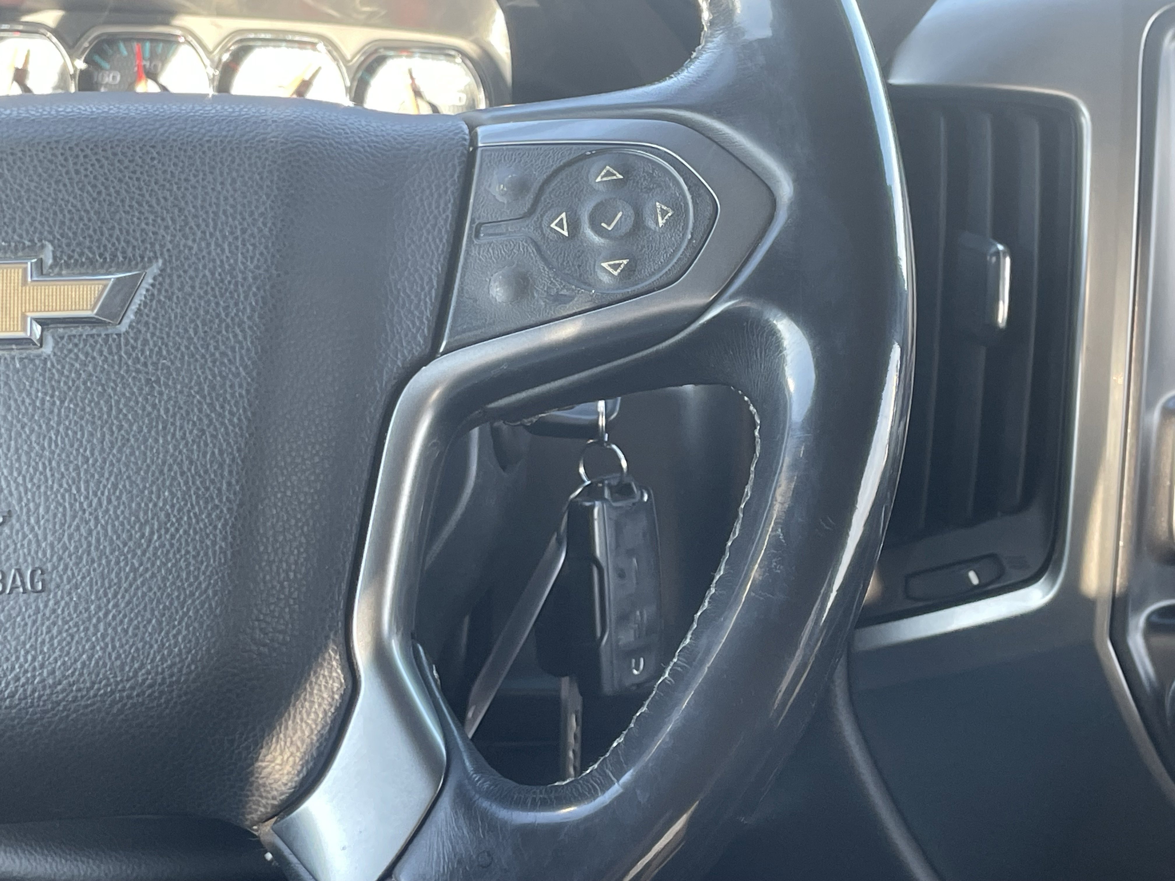 Used 2015 Chevrolet Silverado 2500 LT w/ LT Convenience Package image 18