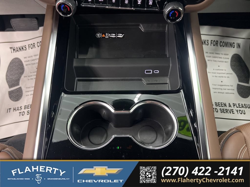 New 2026 Chevrolet Suburban High Country AWD/4WD image 32