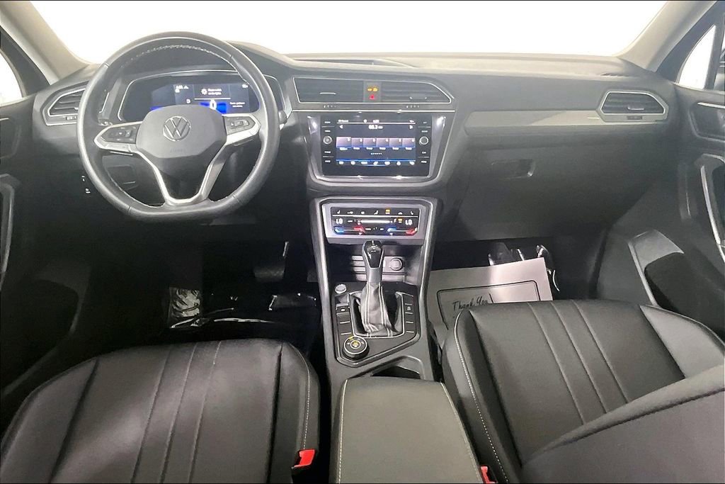 Used 2022 Volkswagen Tiguan SE image 15