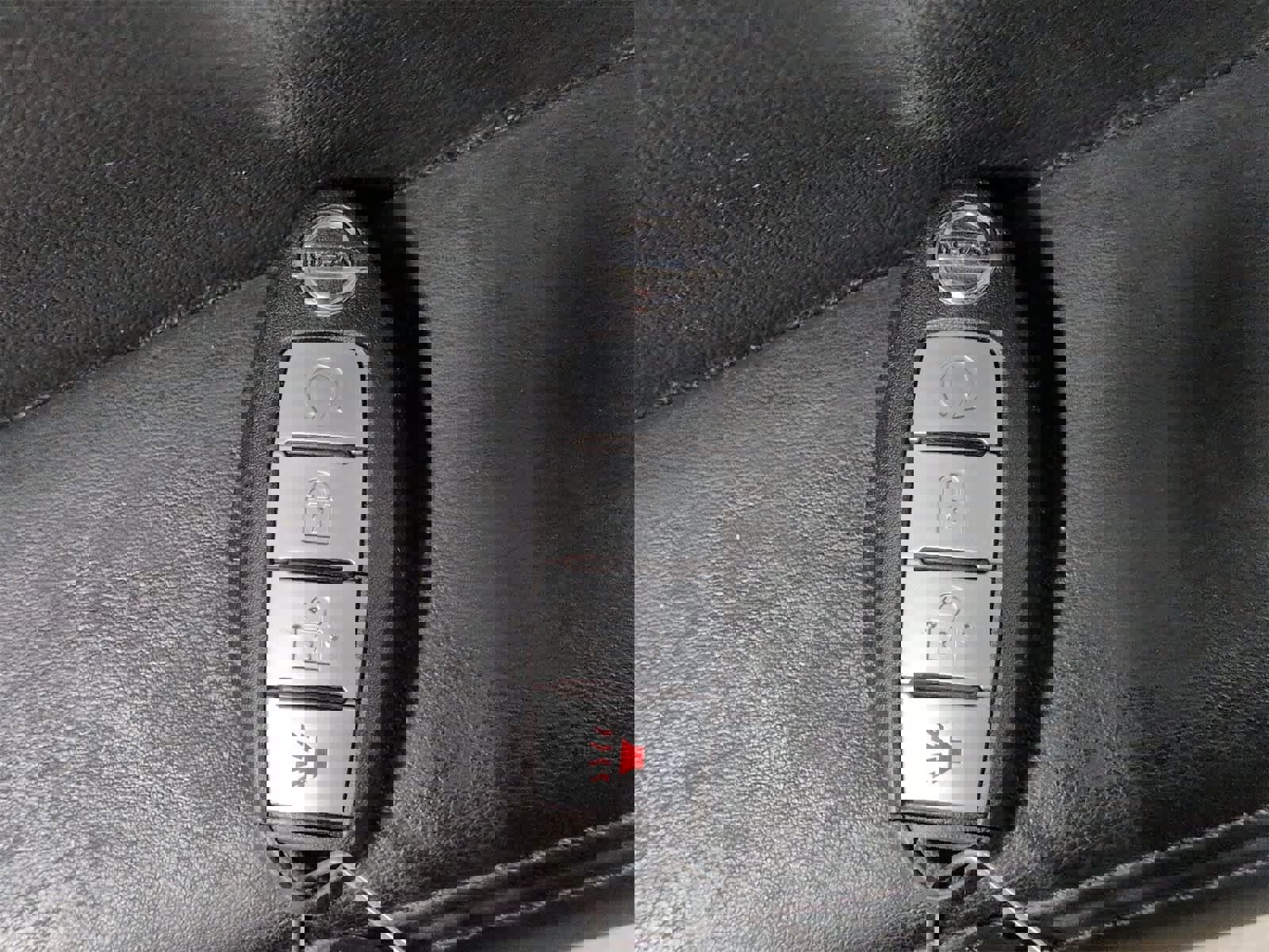 Used 2017 Nissan Rogue SV w/ Sun & Sound Touring Package image 35