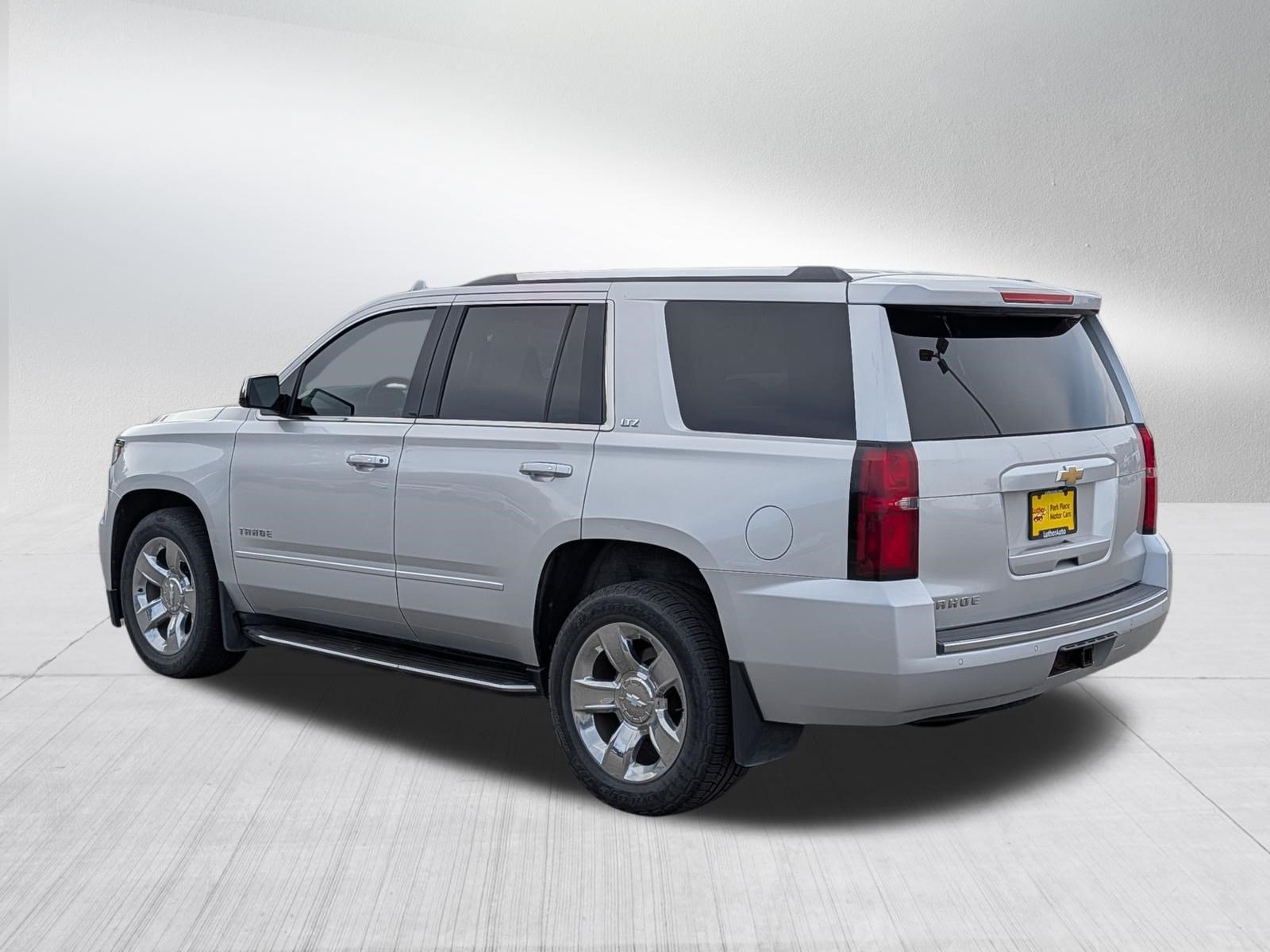 Used 2015 Chevrolet Tahoe LTZ AWD/4WD image 5