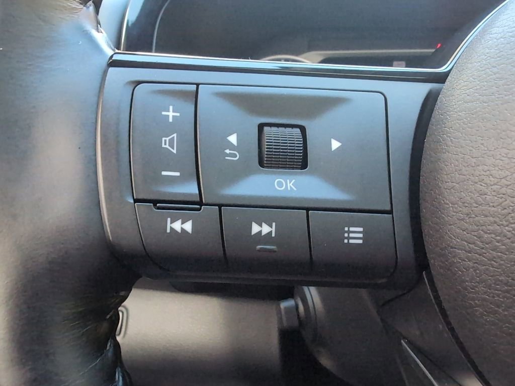 Used 2022 Nissan Pathfinder Platinum w/ Cargo Package image 23