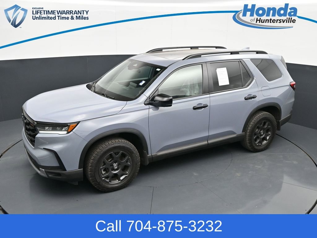 Used 2025 Honda Pilot TrailSport image 20