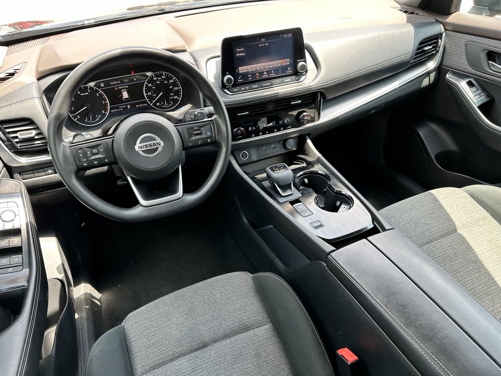Used 2021 Nissan Rogue SV image 6
