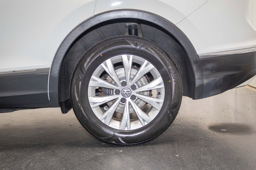Used 2018 Volkswagen Tiguan SE FWD image 9