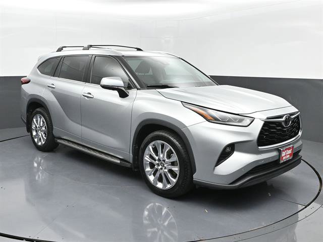 Used 2021 Toyota Highlander Limited FWD image 2