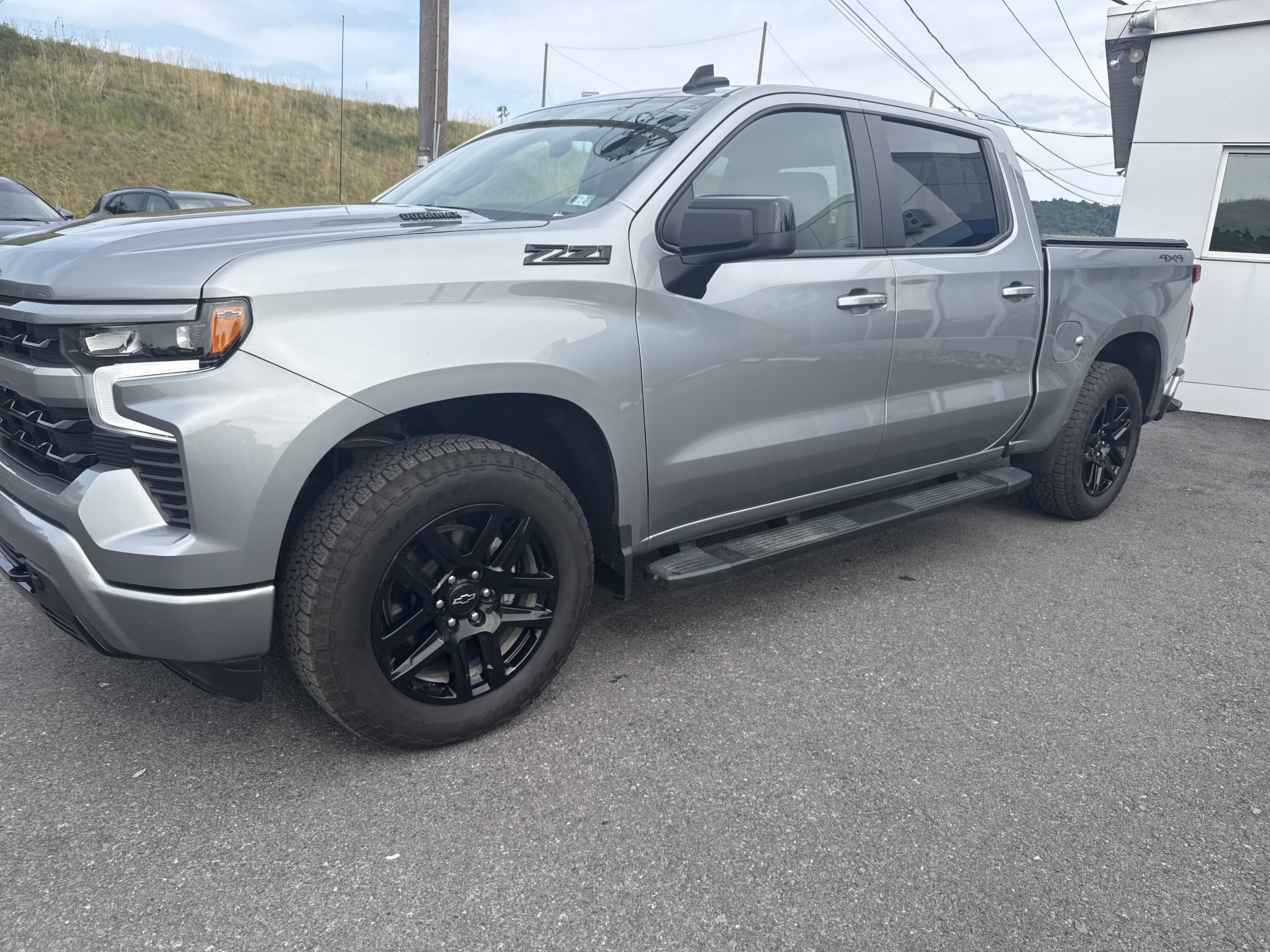 Used 2025 Chevrolet Silverado 1500 RST AWD/4WD image 7