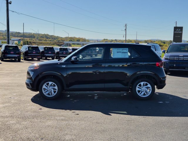 New 2026 Hyundai Venue SE image 4