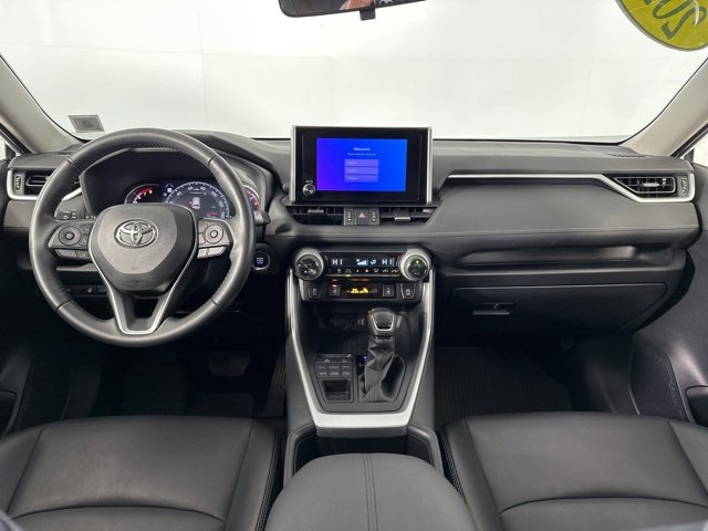 Used 2023 Toyota RAV4 XLE Premium image 11