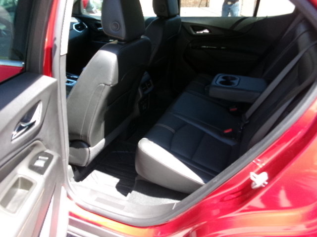 Used 2024 Chevrolet Equinox Premier FWD image 17