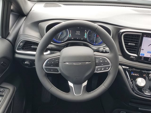New 2027 Chrysler Pacifica Select AWD/4WD image 14