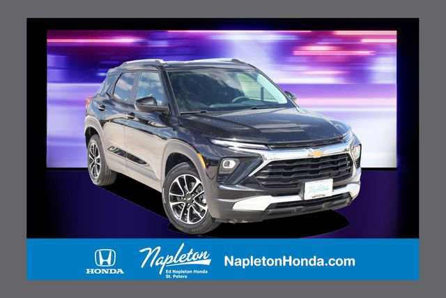 Used 2025 Chevrolet TrailBlazer LT AWD/4WD image 1