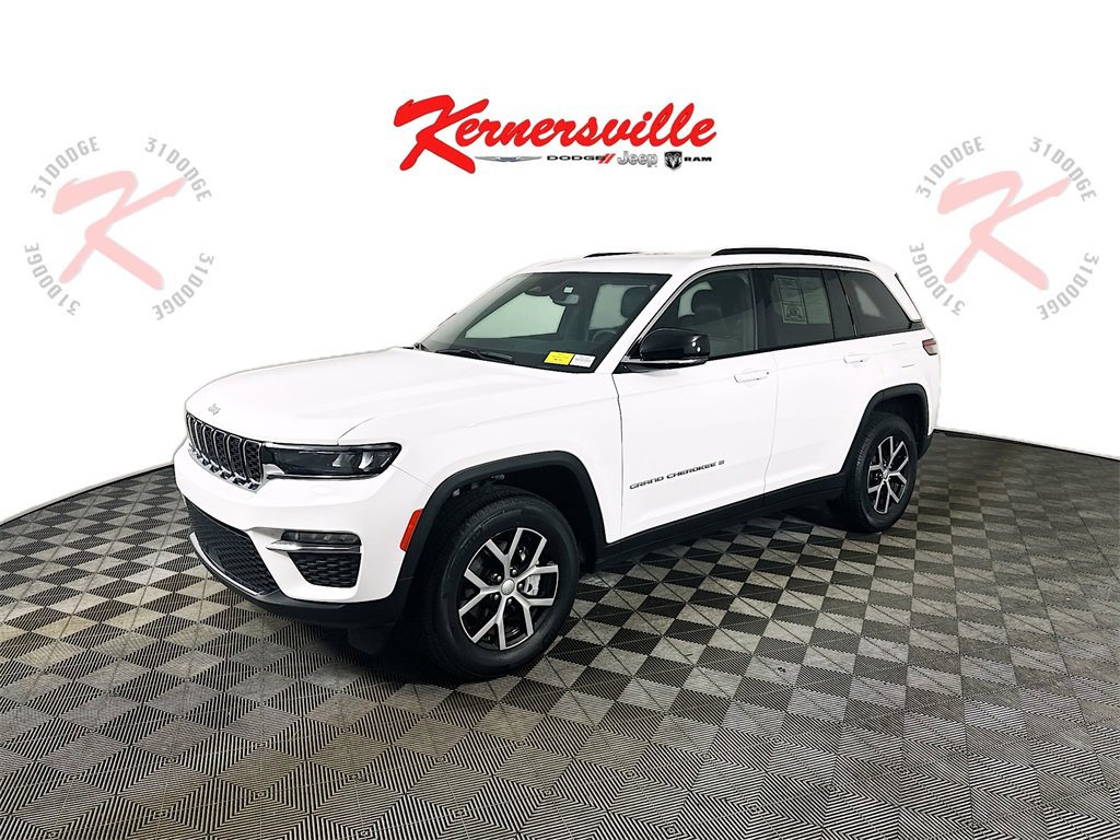 Used 2024 Jeep Grand Cherokee Limited image 3