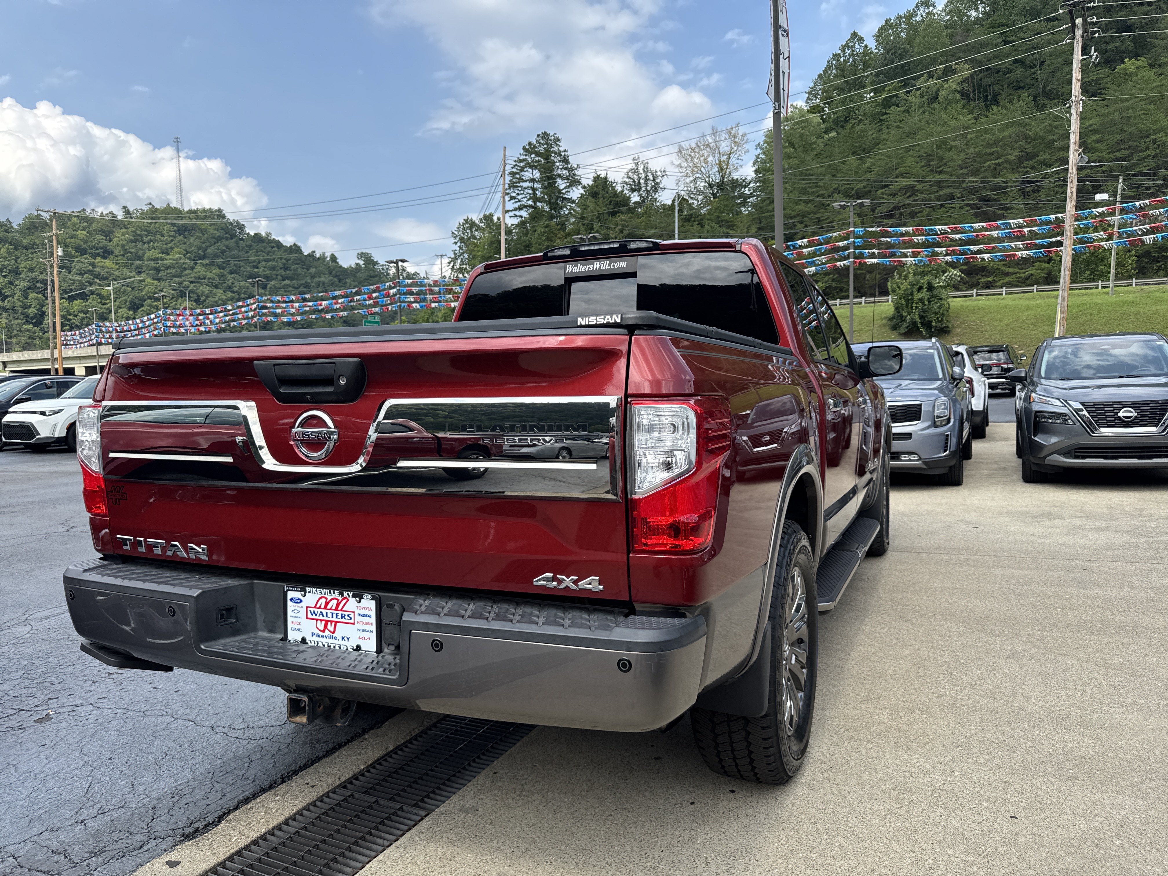 Used 2018 Nissan Titan Platinum Reserve w/ Platinum Utility Package AWD/4WD image 8