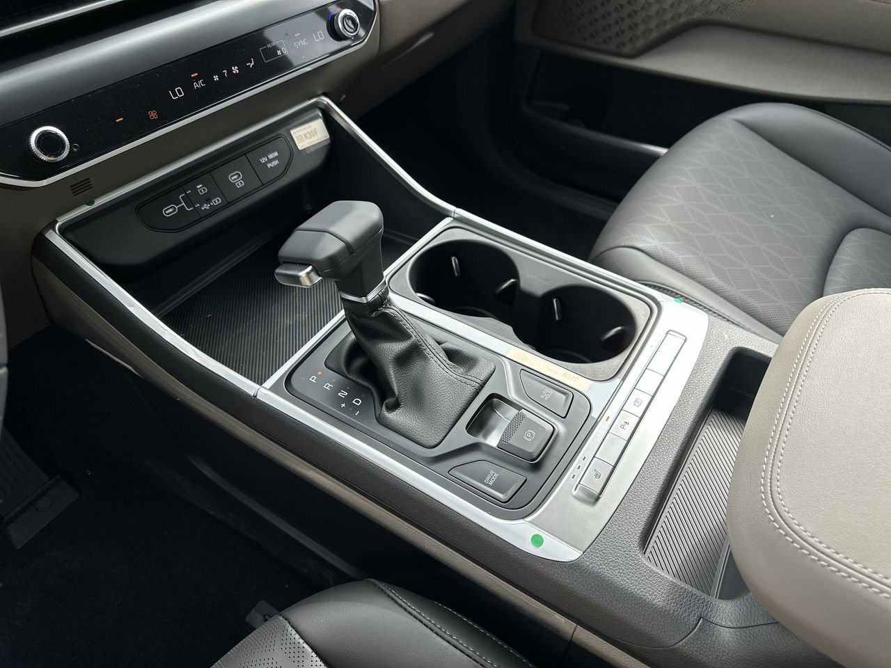 New 2026 Kia Carnival FWD image 19