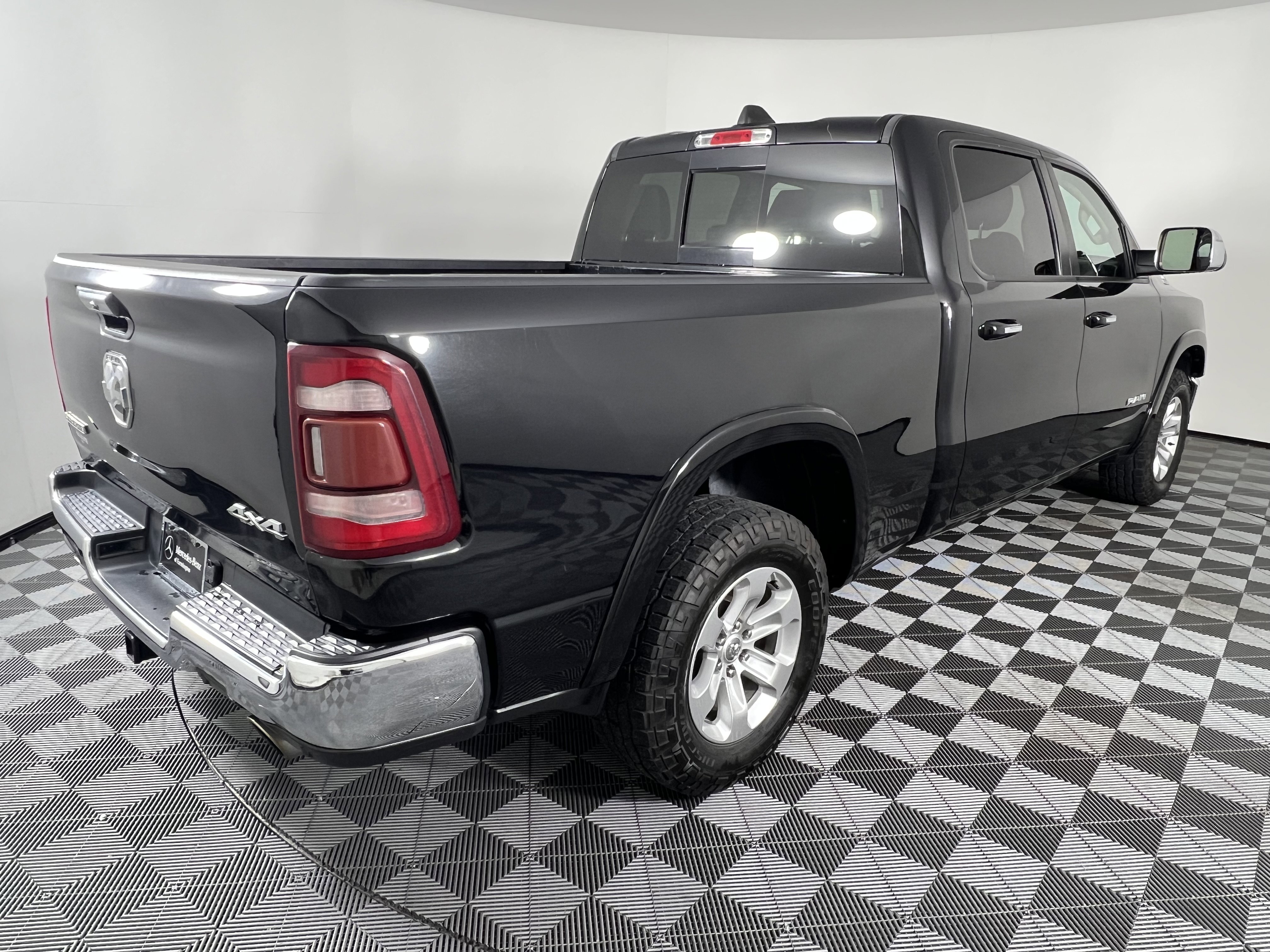 Used 2020 RAM 1500 Laramie AWD/4WD image 12