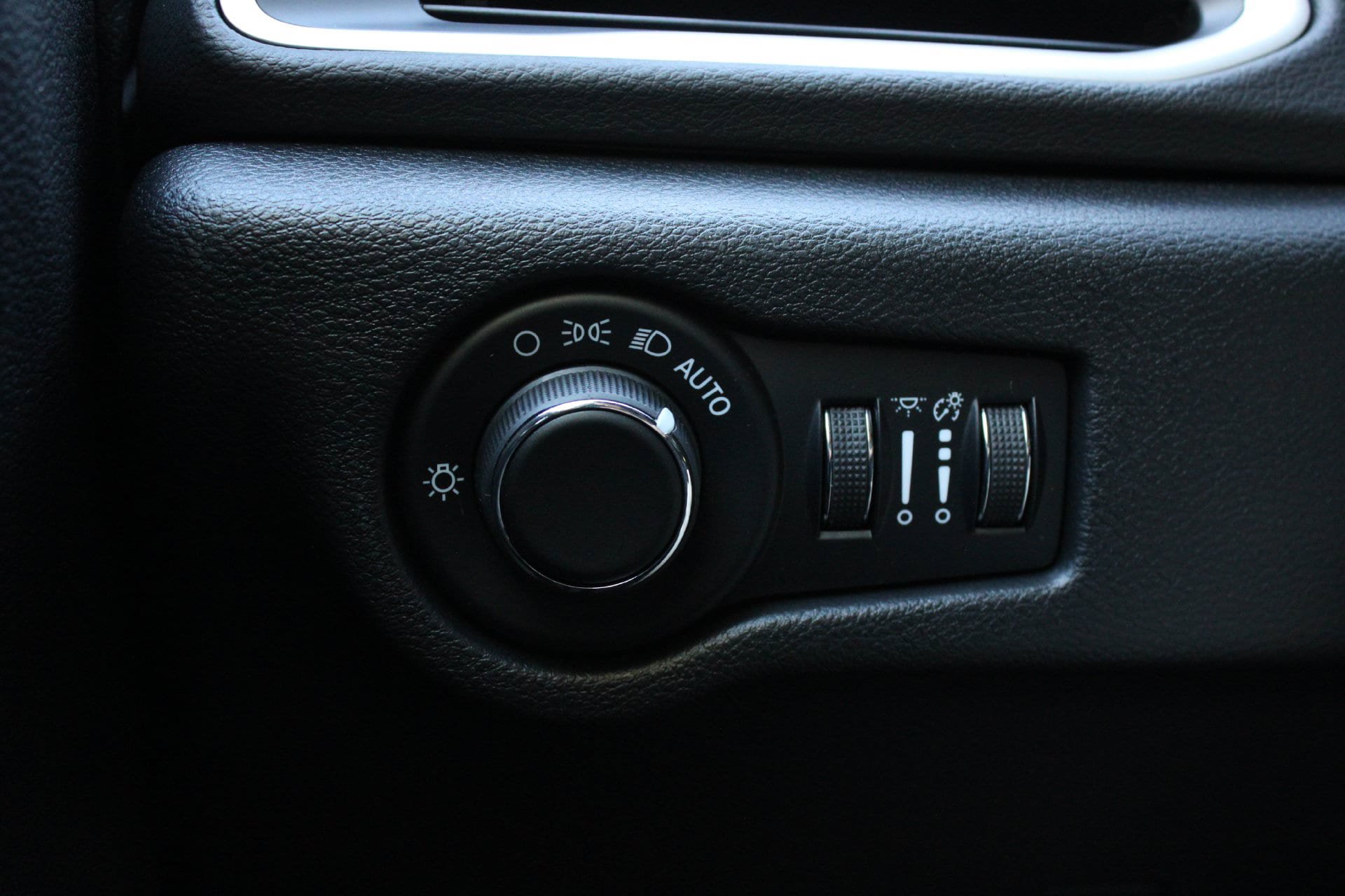 New 2027 Chrysler Pacifica LX FWD image 29