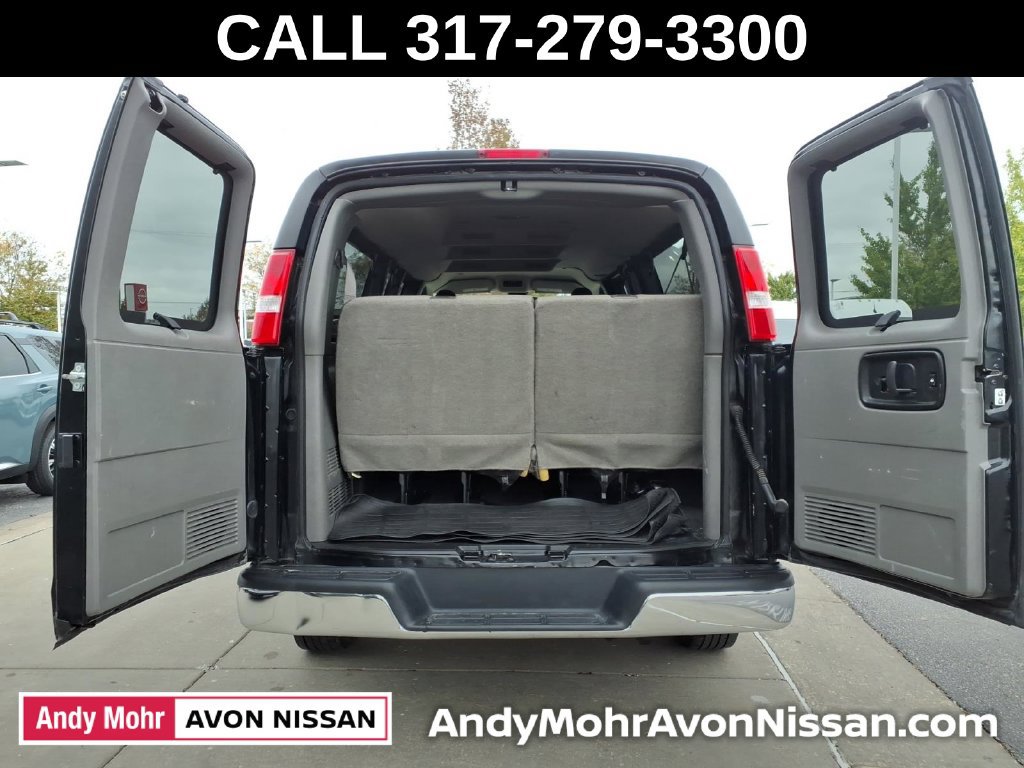 Used 2025 Chevrolet Express 3500 LT w/ LT Preferred Equipment Group RWD image 9