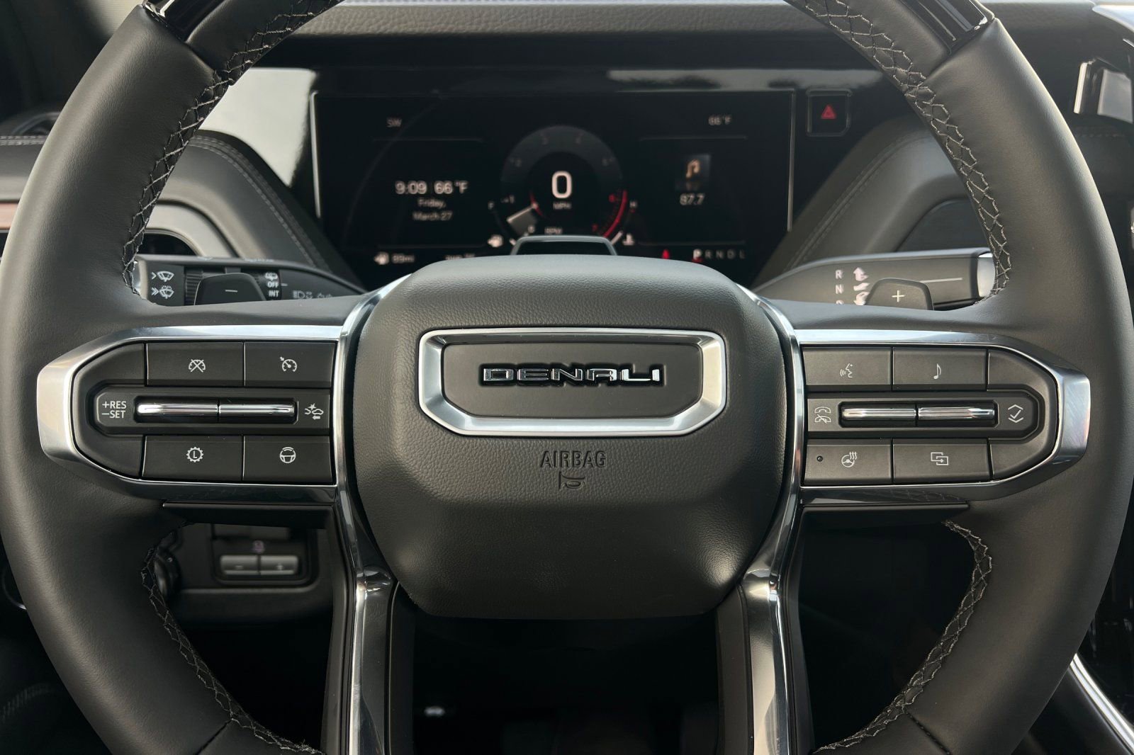 New 2026 GMC Yukon Denali w/ Denali Reserve Package image 24