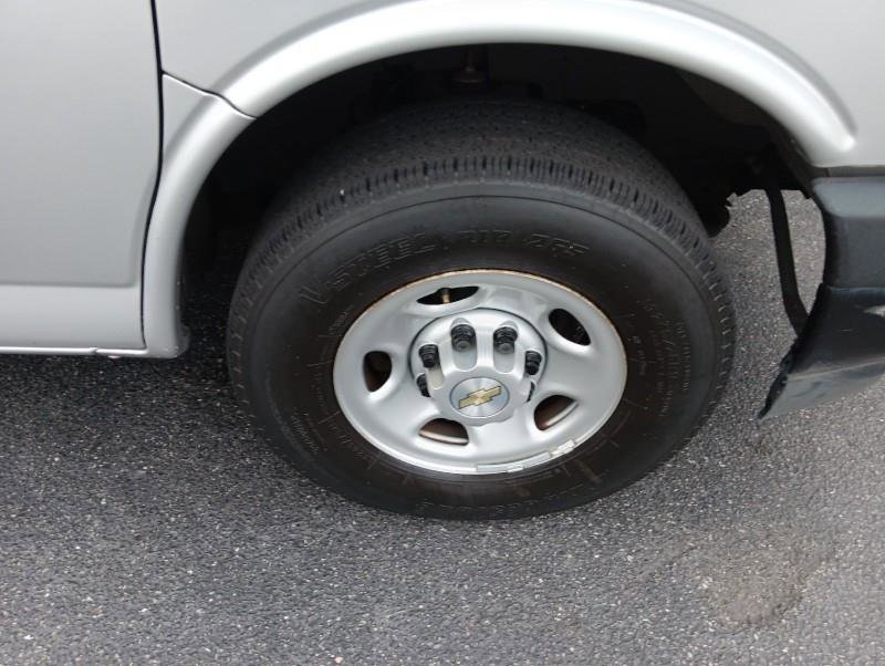 Used 2020 Chevrolet Express 3500 w/ Driver Convenience Package image 40