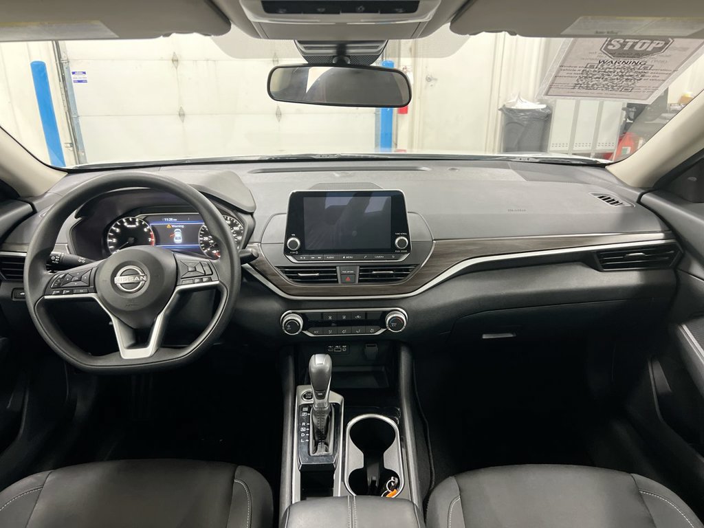 Used 2024 Nissan Altima 2.5 SV FWD image 10