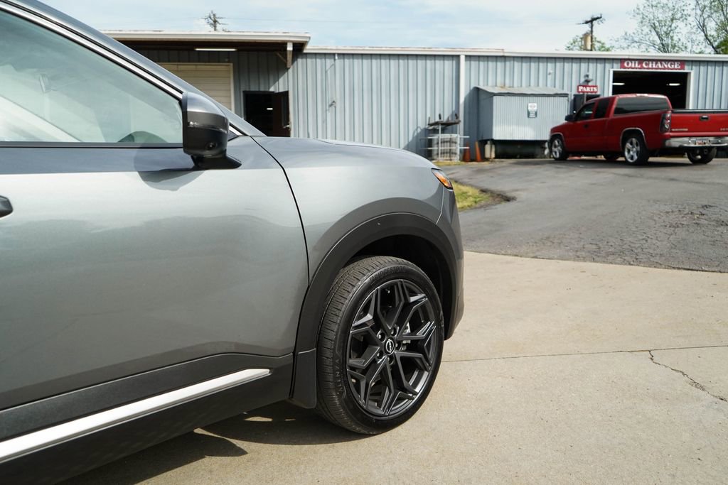 Used 2025 Nissan Kicks SR w/ SR Premium Package image 12