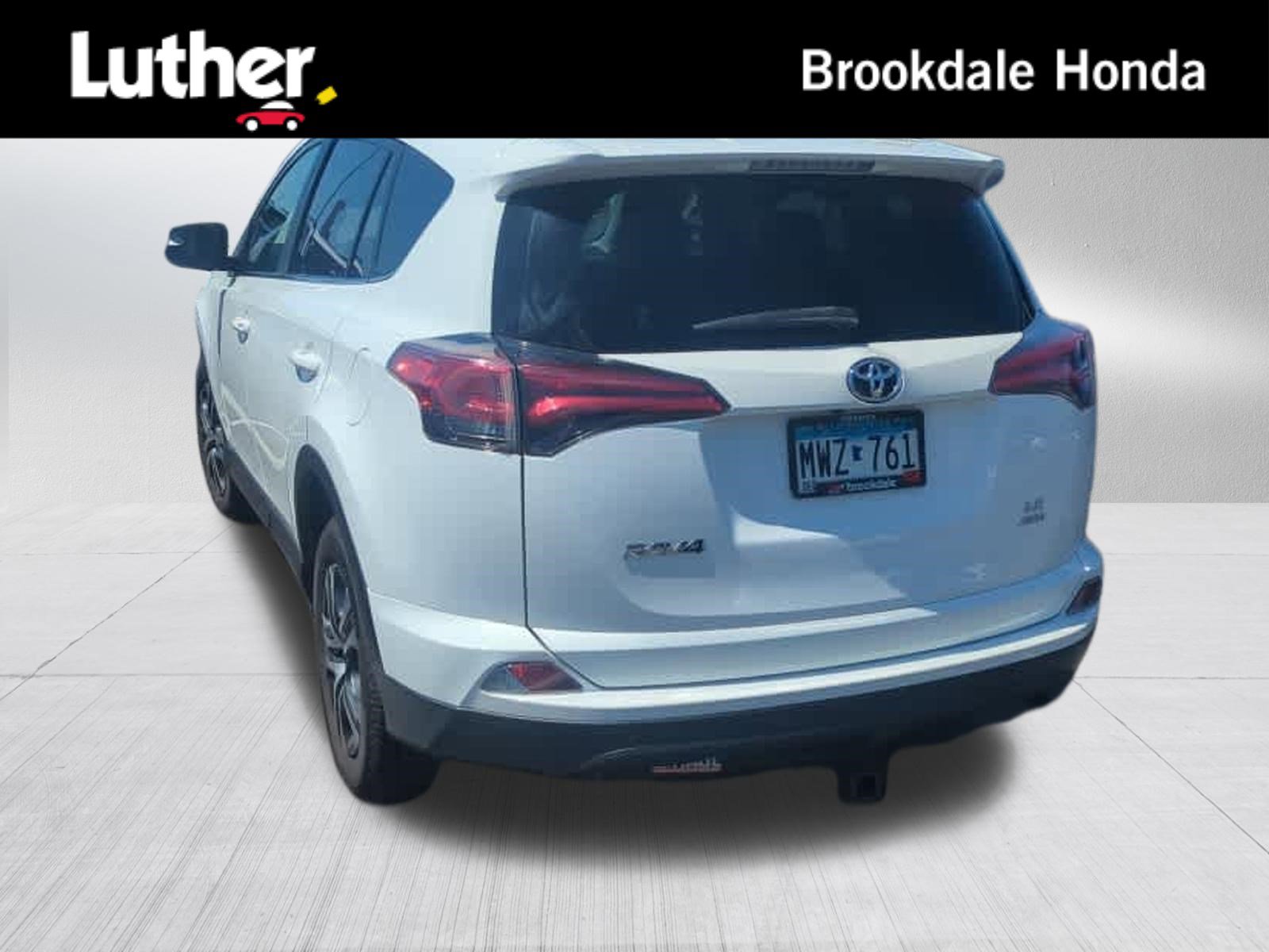Used 2017 Toyota RAV4 LE AWD/4WD video 1