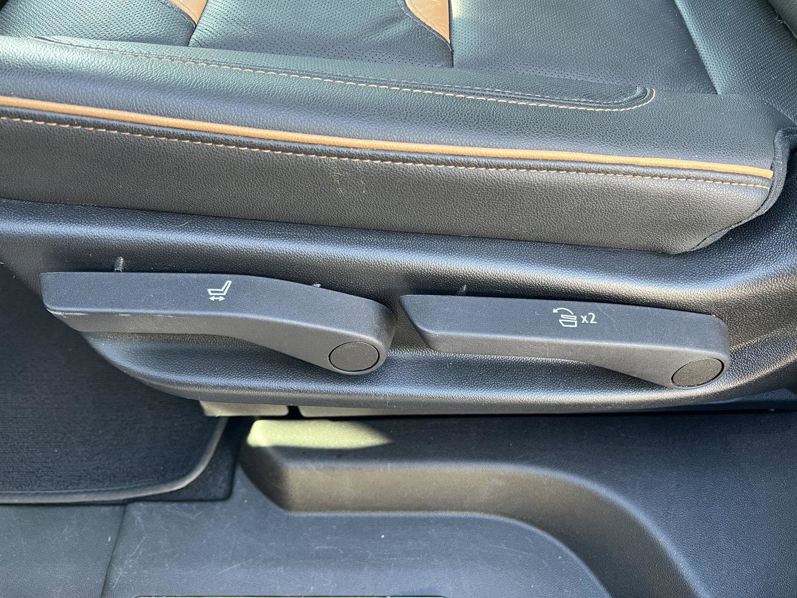 Used 2022 GMC Yukon AT4 image 43