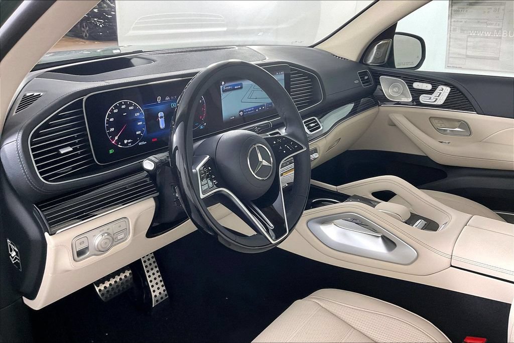 New 2026 Mercedes-Benz GLS 580 4MATIC image 6