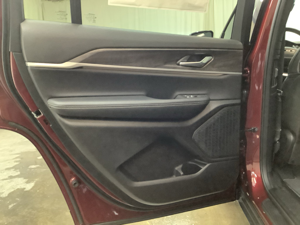 New 2025 Jeep Grand Cherokee L Limited image 26