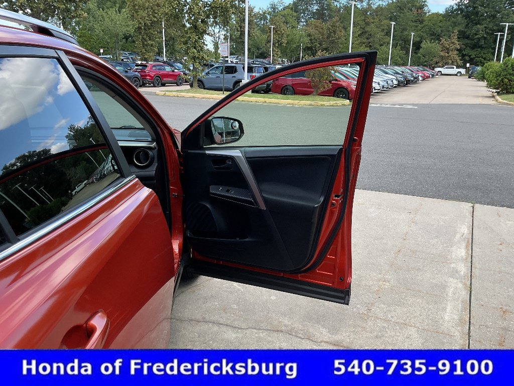 Used 2015 Toyota RAV4 LE AWD/4WD image 17
