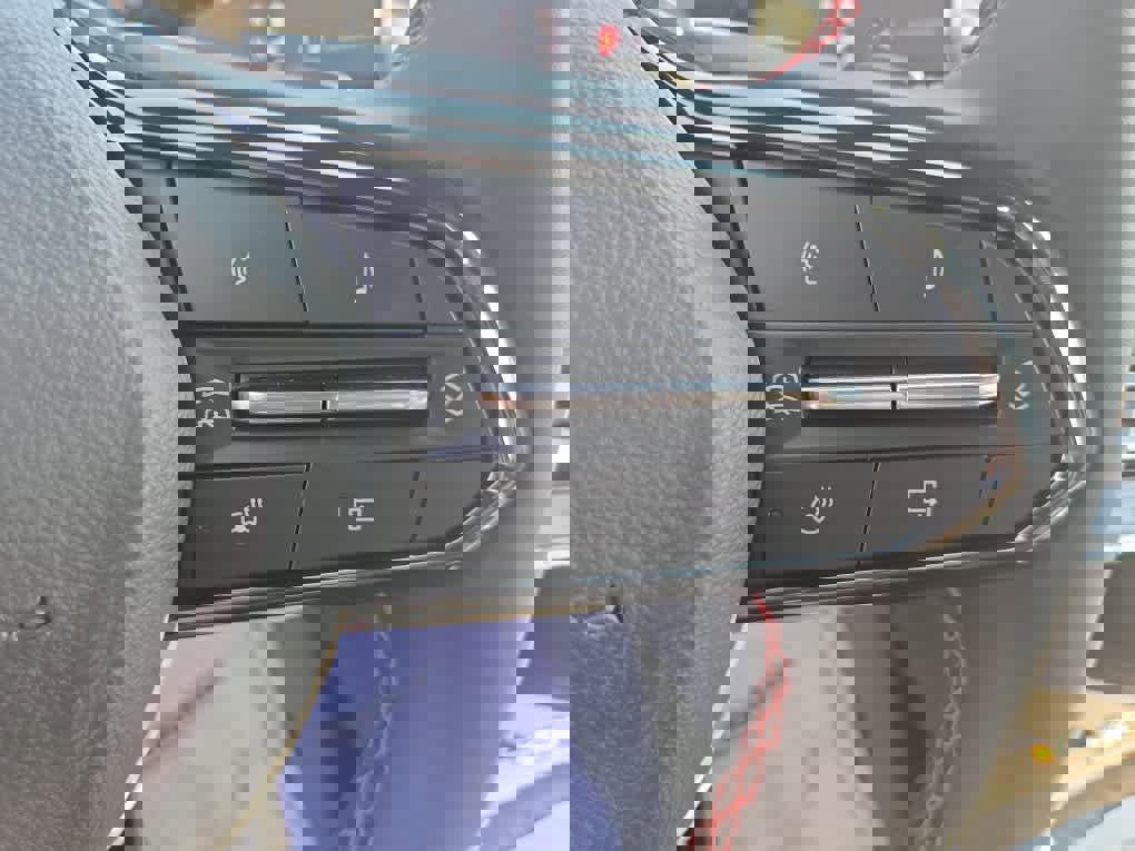 New 2026 Chevrolet Traverse RS image 19