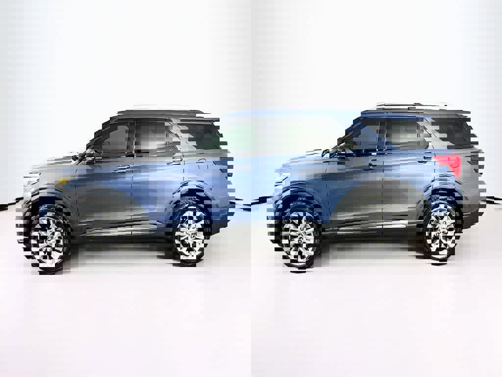 Certified 2021 Ford Explorer Platinum w/ Equipment Group 601A image 3