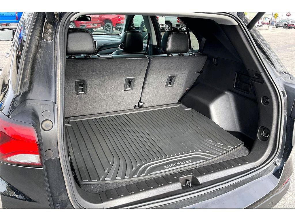 Used 2023 Chevrolet Equinox Premier AWD/4WD image 11