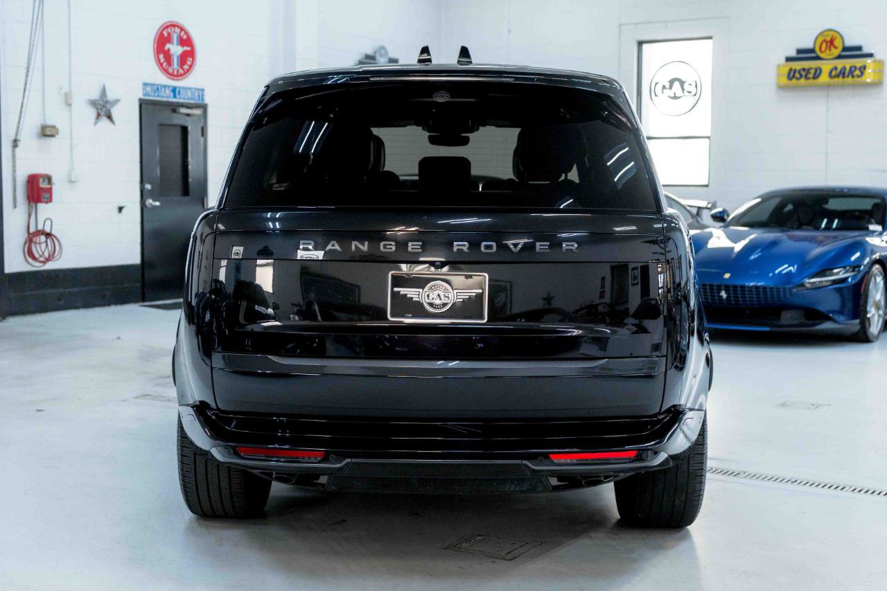 Used 2025 Land Rover Range Rover SE image 9