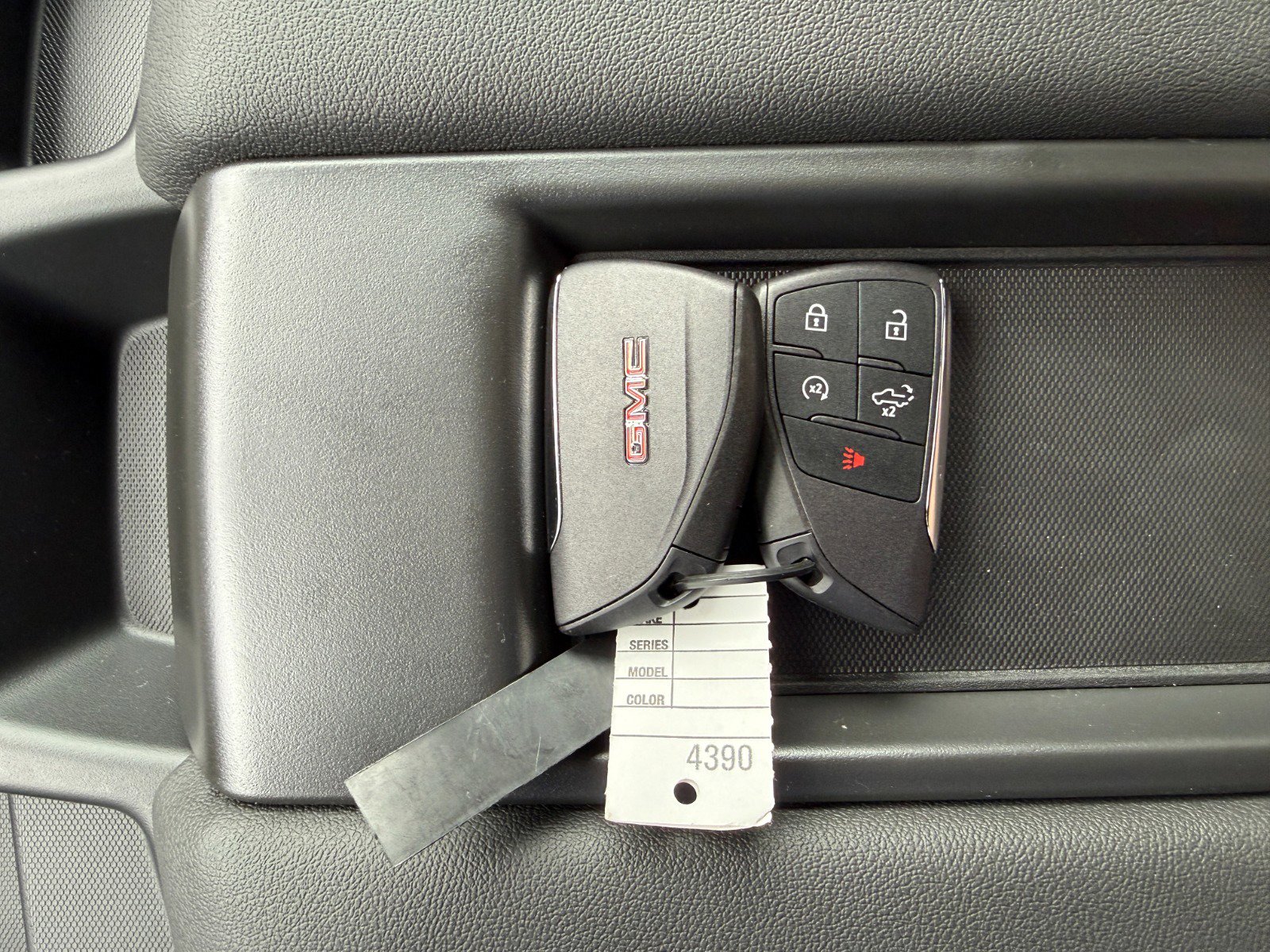 New 2026 GMC Sierra 1500 Pro w/ Graphite Edition image 32