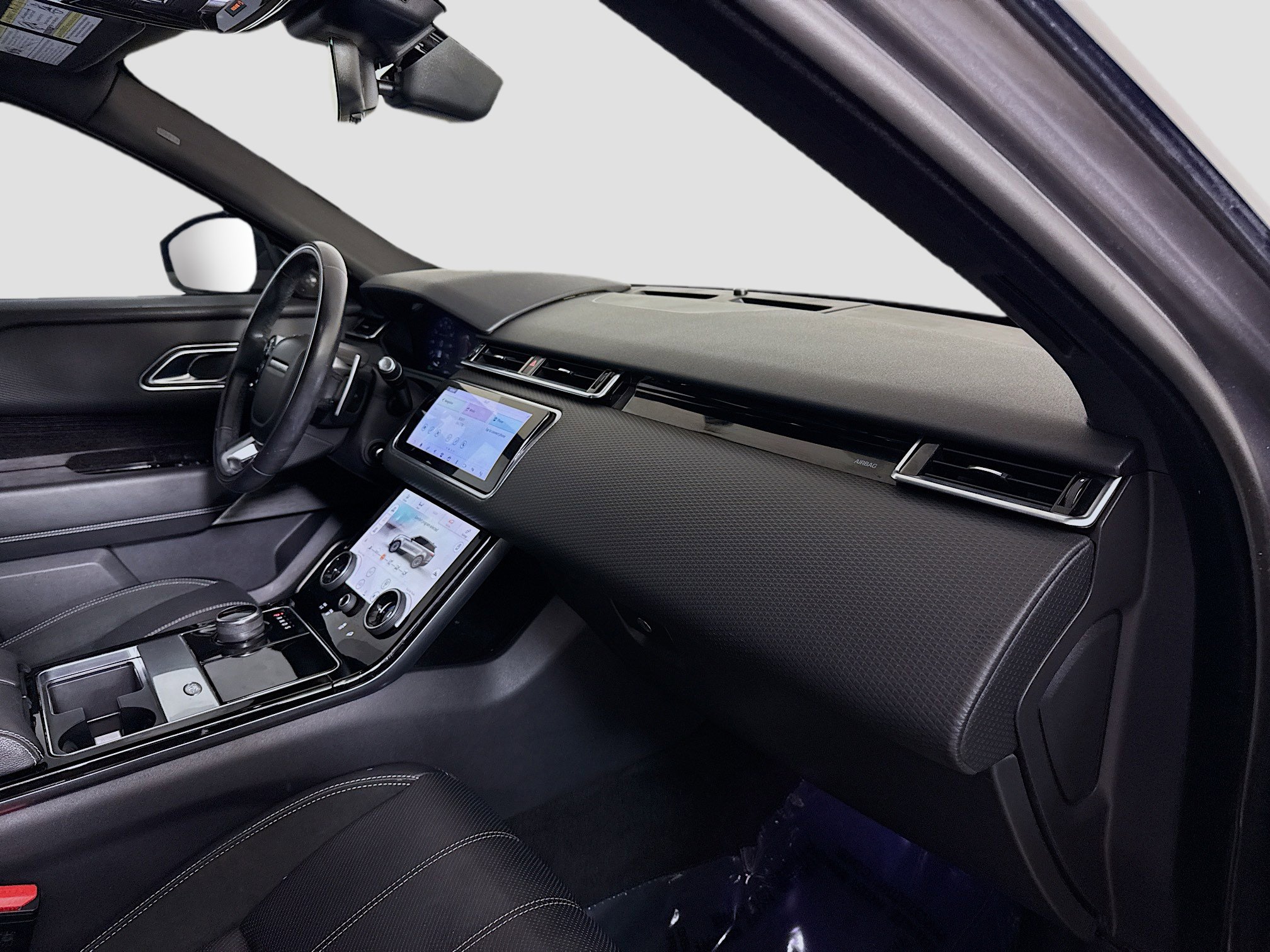 Used 2019 Land Rover Range Rover Velar R-Dynamic SE AWD/4WD image 30