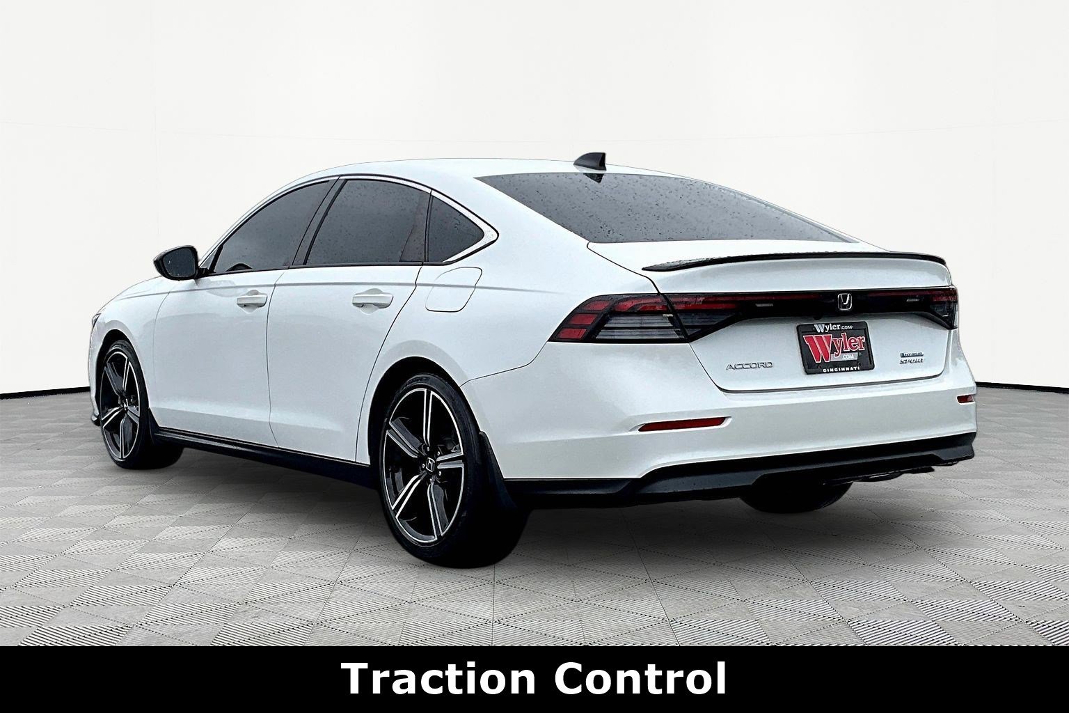 Used 2023 Honda Accord Sport image 4
