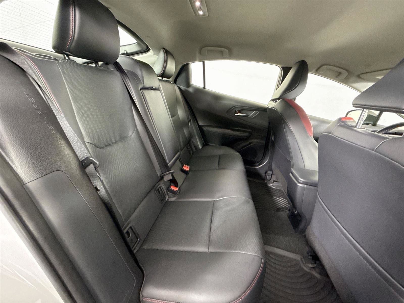 Used 2025 Toyota Prius Plug-In Hybrid image 36