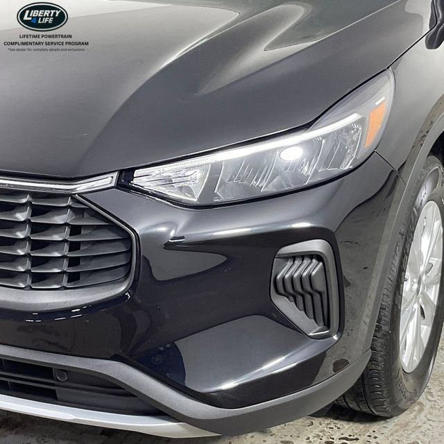 Certified 2023 Ford Escape Active AWD/4WD image 10