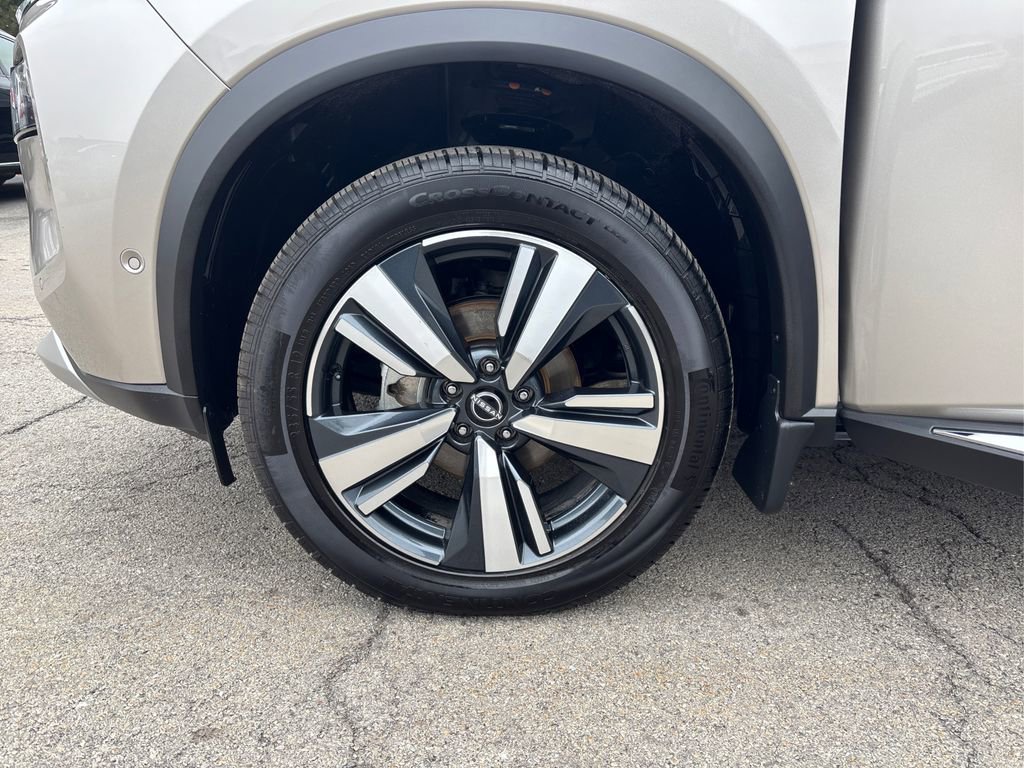 Used 2023 Nissan Rogue Platinum w/ Platinum Premium Package image 12