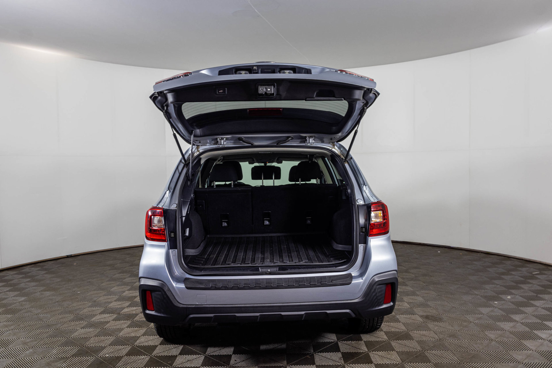 Used 2018 Subaru Outback 2.5i Premium AWD/4WD image 41
