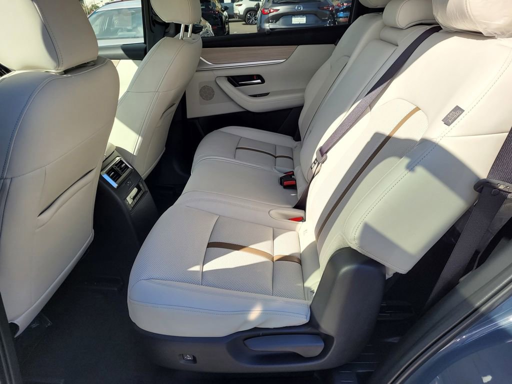 New 2026 MAZDA CX-90 Plug-In Hybrid w/ Premium Plus image 4