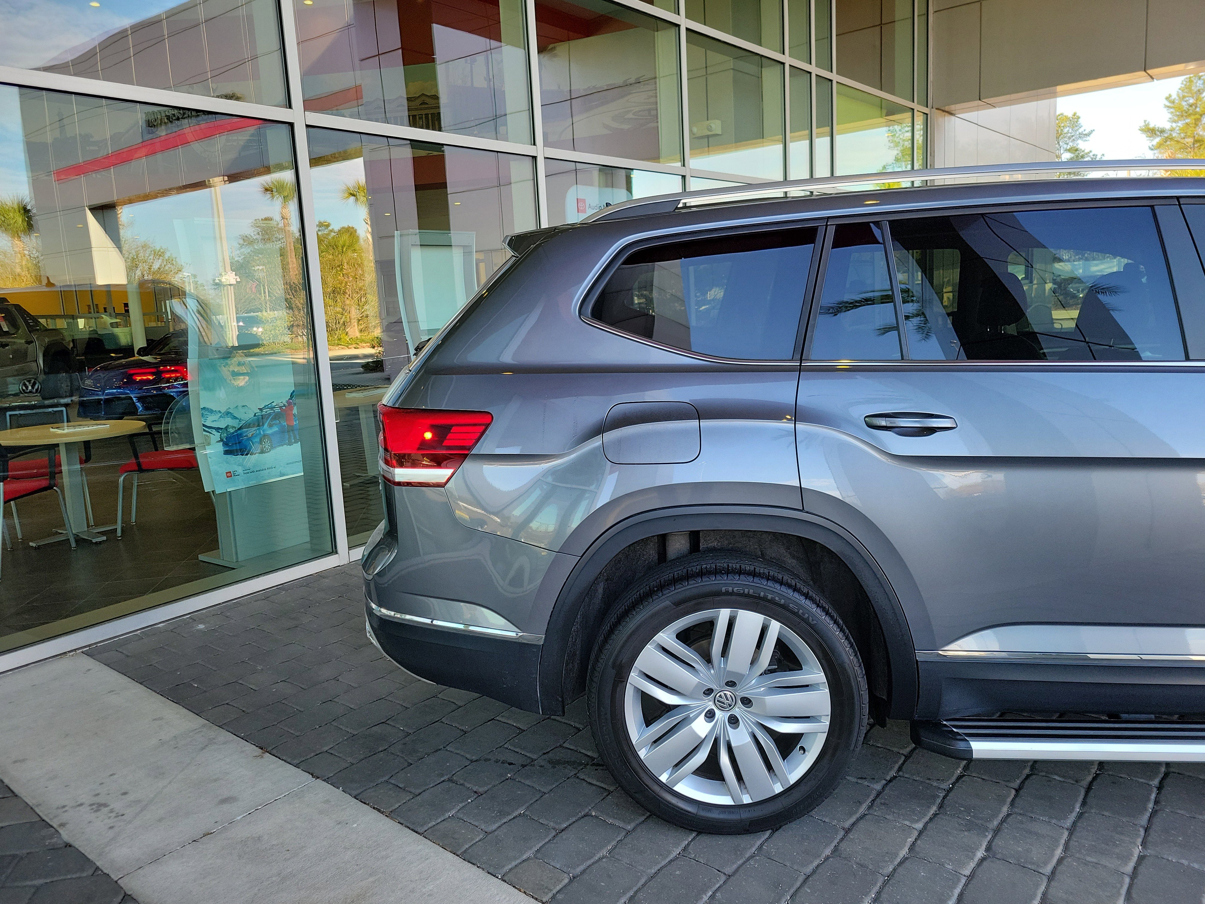 Used 2019 Volkswagen Atlas SEL image 6
