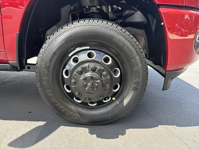 New 2026 RAM 3500 Laramie AWD/4WD image 12
