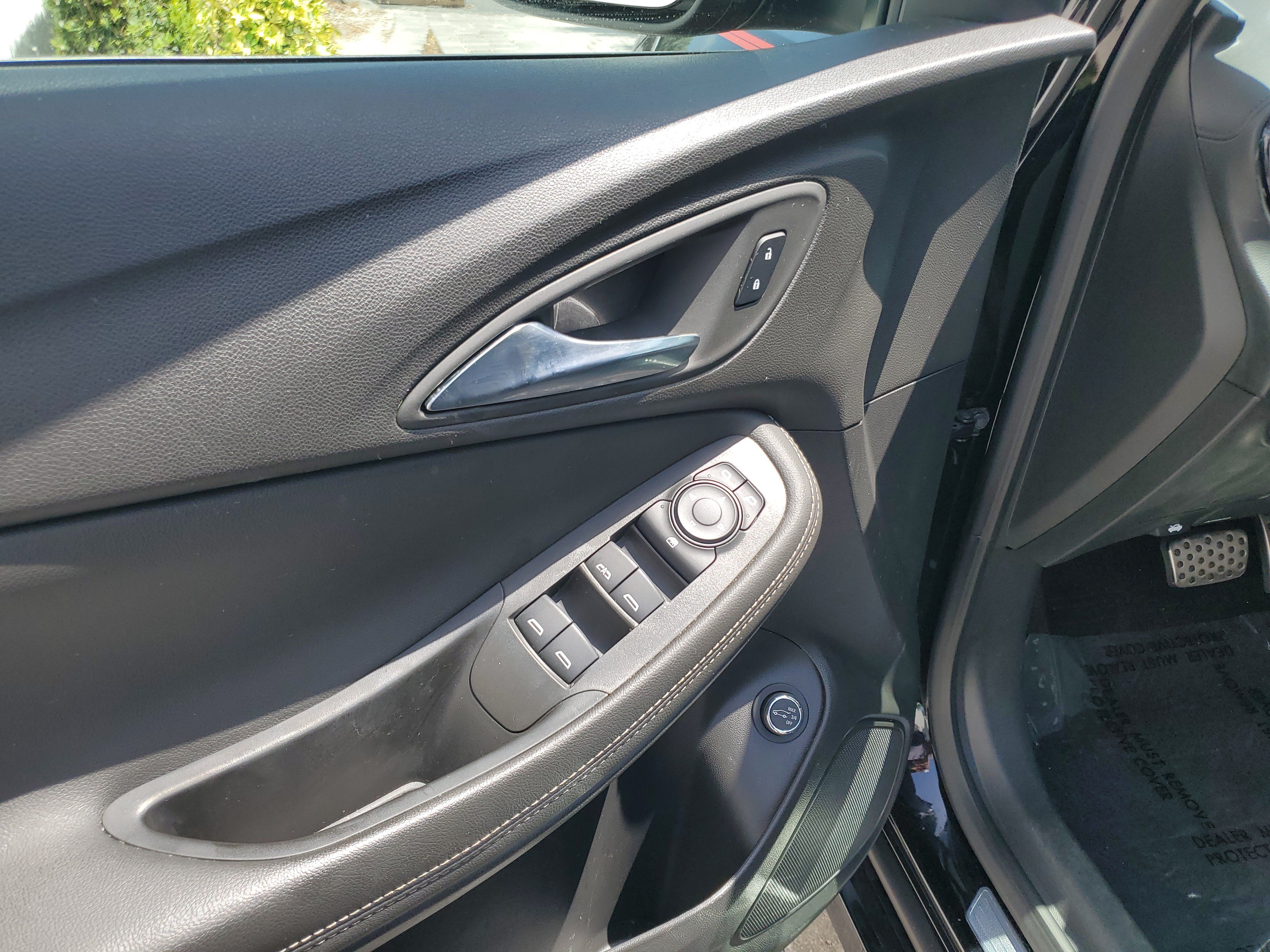 Certified 2023 Buick Encore GX Select w/ Sport Touring Package FWD image 19