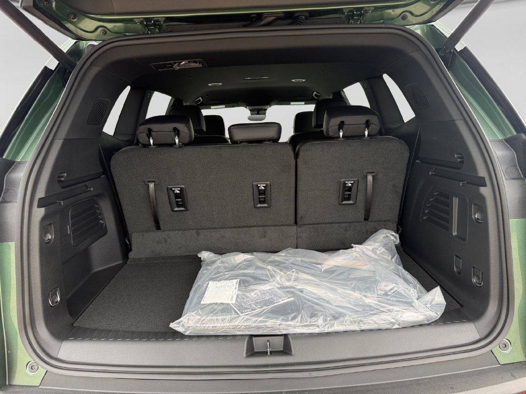 New 2027 GMC Acadia Elevation w/ Elevation Premium Package AWD/4WD image 41
