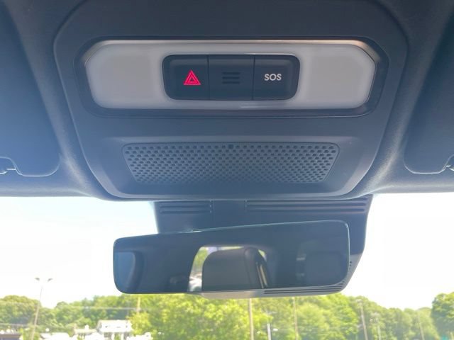 Used 2025 Rivian R1T Premium AWD/4WD image 23