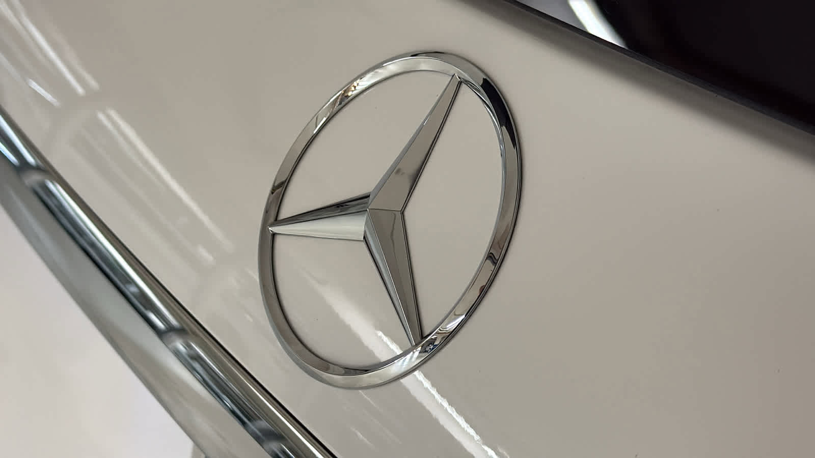 Used 2024 Mercedes-Benz GLS 580 4MATIC image 11